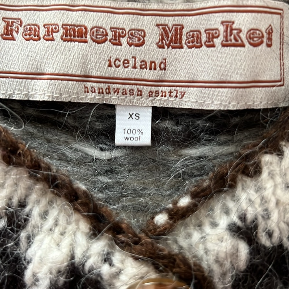 Vintage Wool
Icelandic Mock Neck
Long Sleeve Cream
Brown Women Sweater✨ - Picture 4 of 5